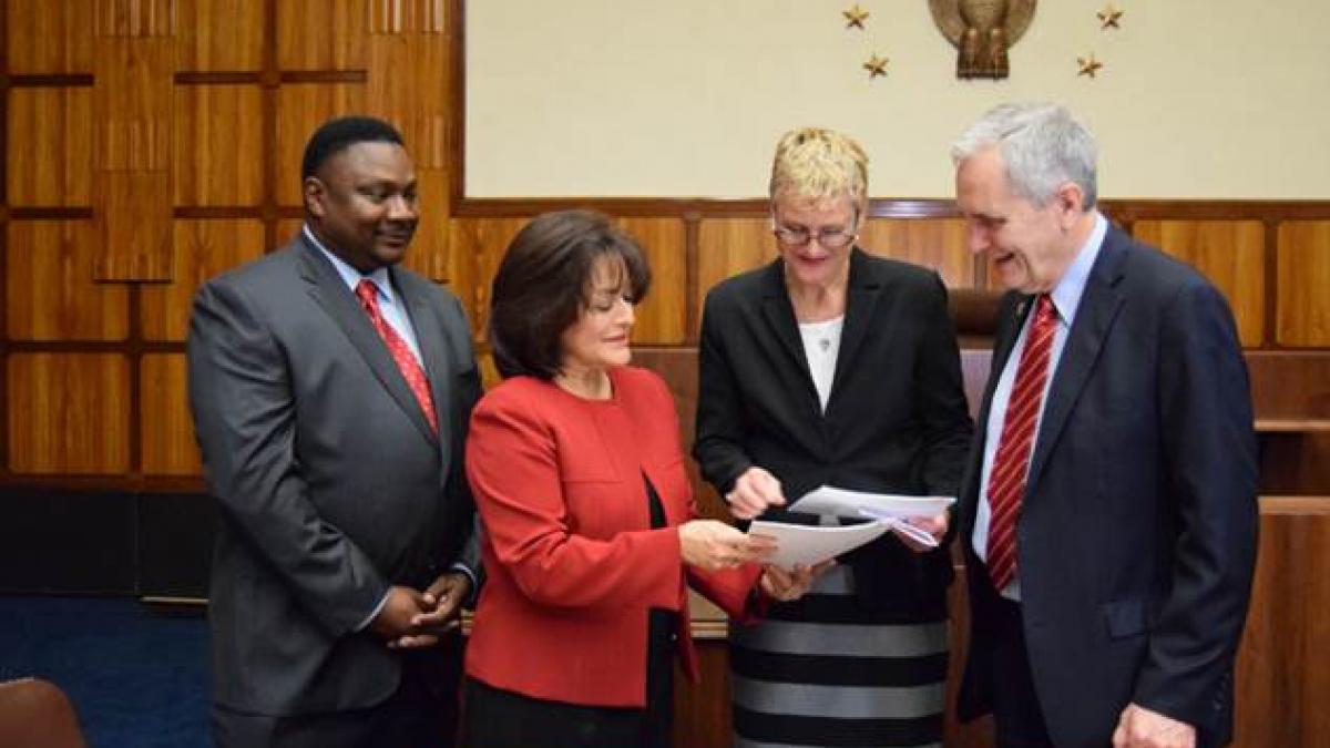 Rep. Doggett at Travis Court House